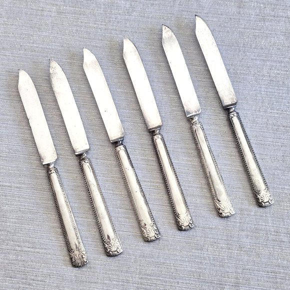 Antique Silverplate Butter Knives Colonial Silver Co Ornate Shell Handle 6 Count - Picture 12 of 12